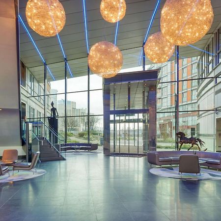 Radisson Blu Hotel, London Canary Wharf East 외부 사진