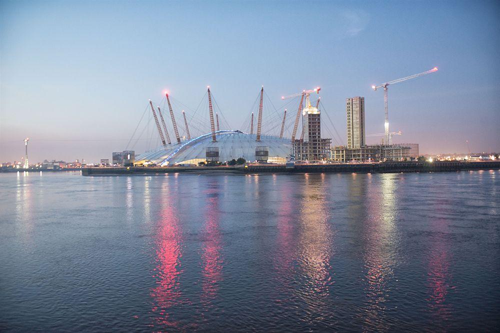 Radisson Blu Hotel, London Canary Wharf East 외부 사진