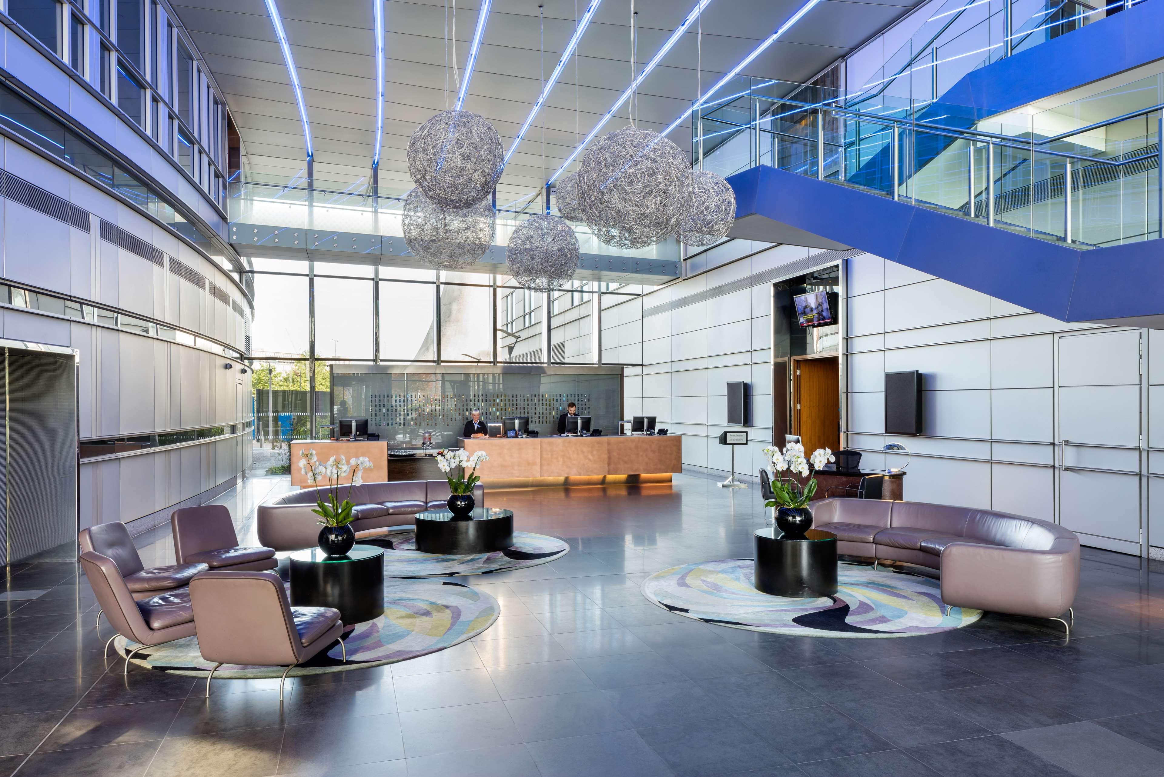 Radisson Blu Hotel, London Canary Wharf East 외부 사진