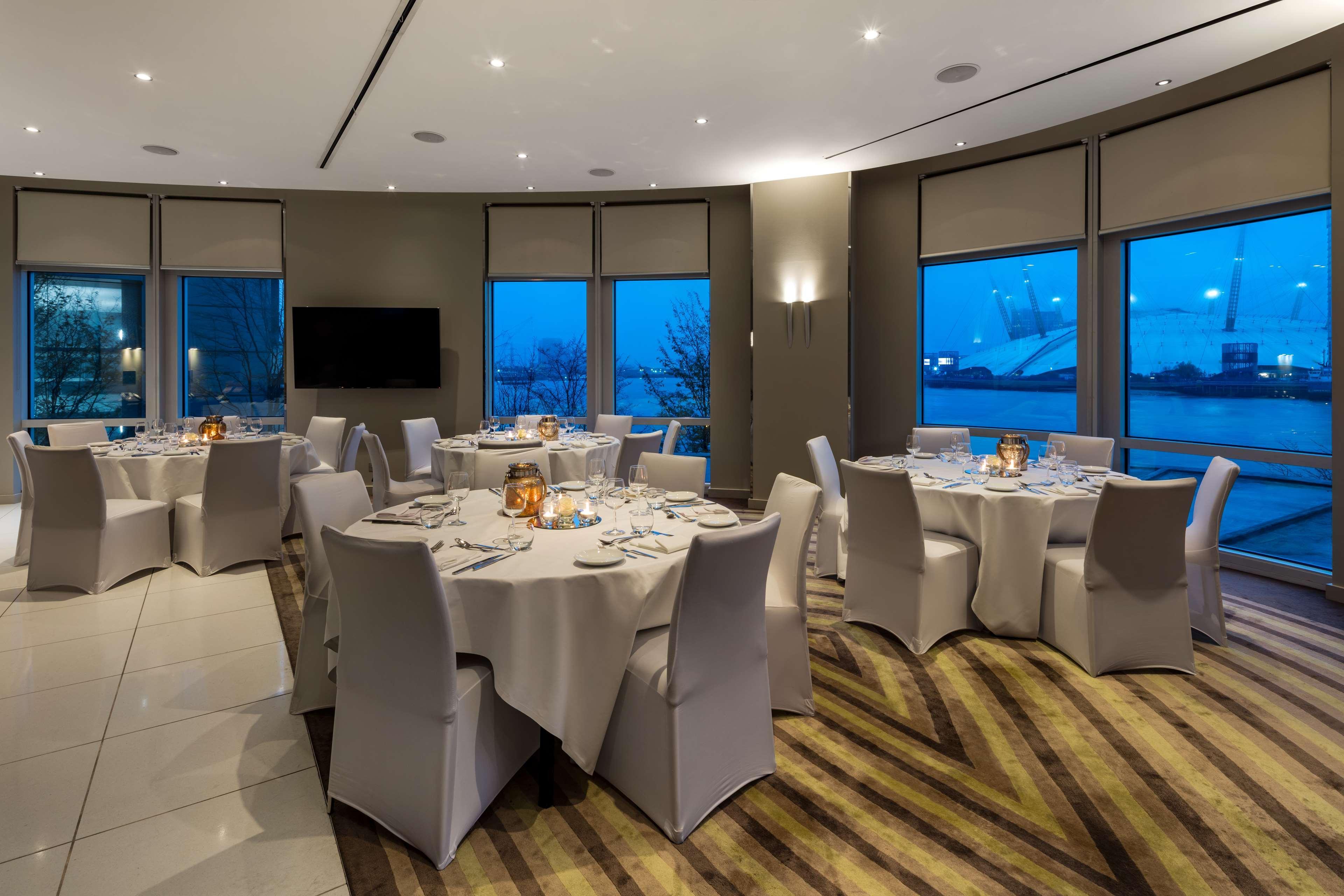 Radisson Blu Hotel, London Canary Wharf East 외부 사진