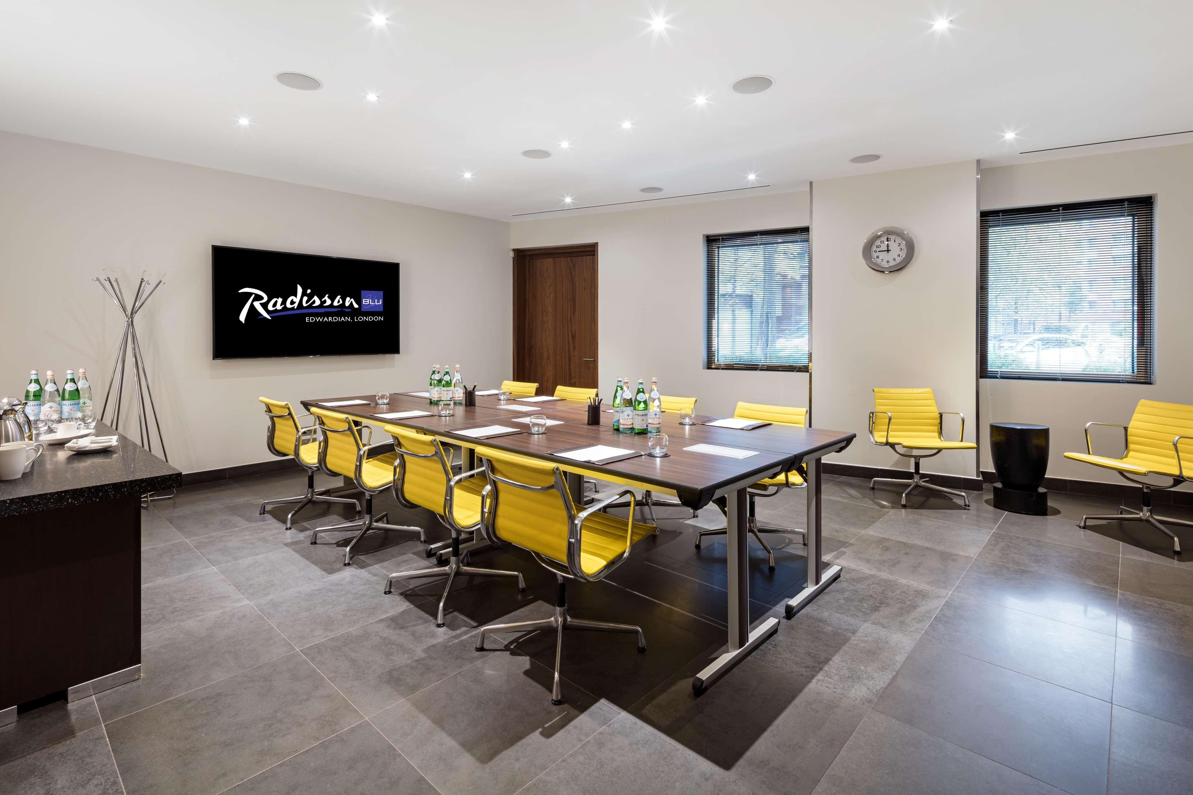 Radisson Blu Hotel, London Canary Wharf East 외부 사진