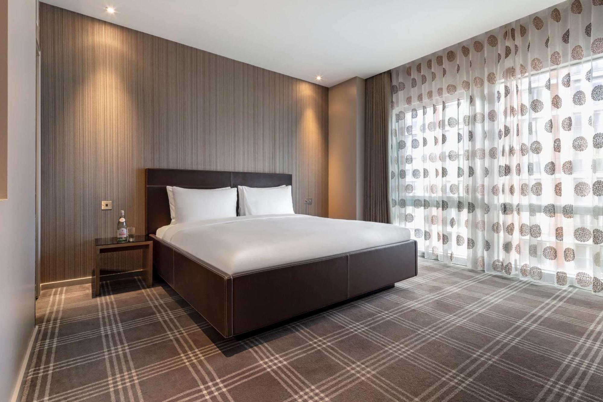 Radisson Blu Hotel, London Canary Wharf East 외부 사진