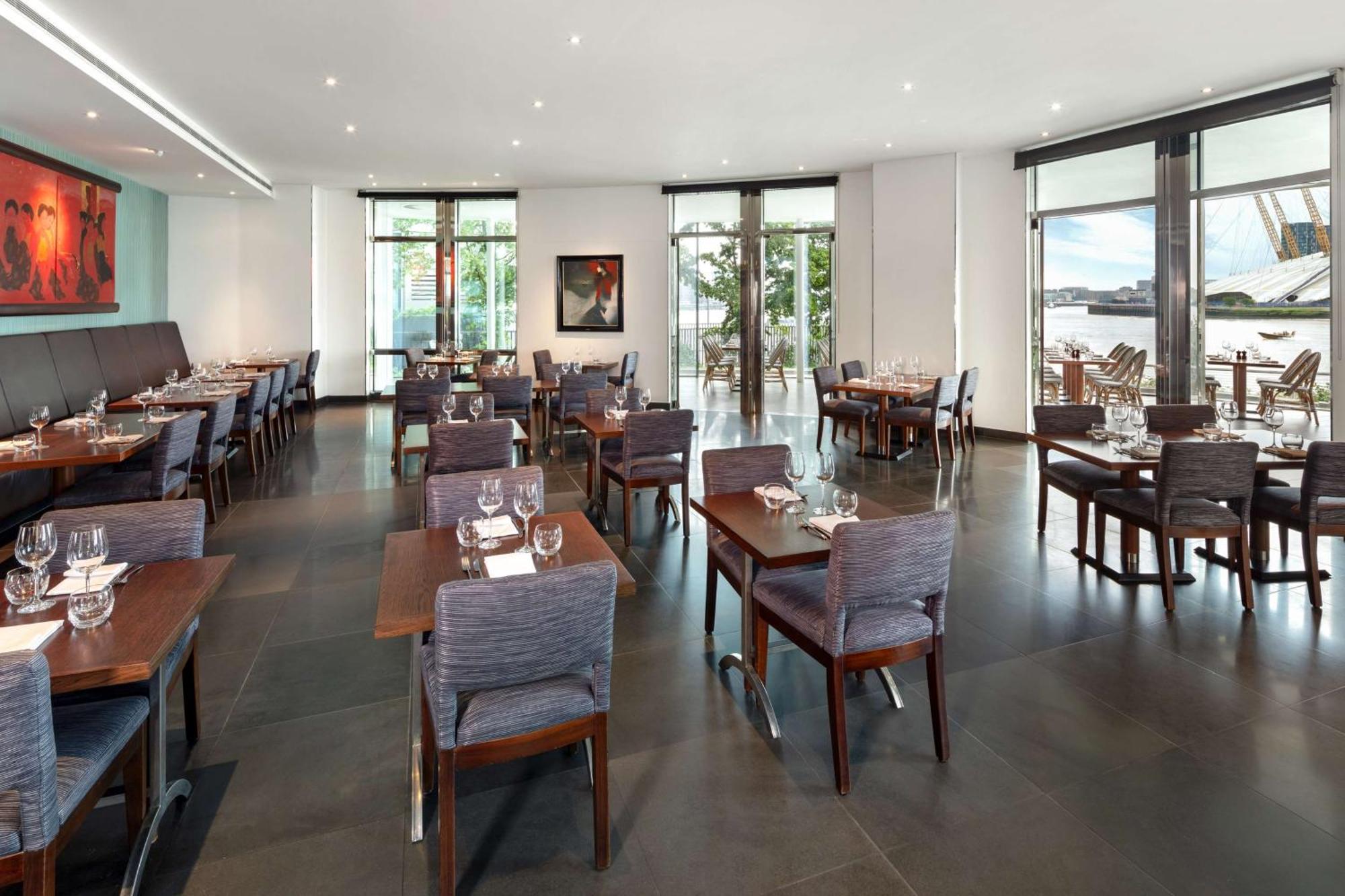 Radisson Blu Hotel, London Canary Wharf East 외부 사진
