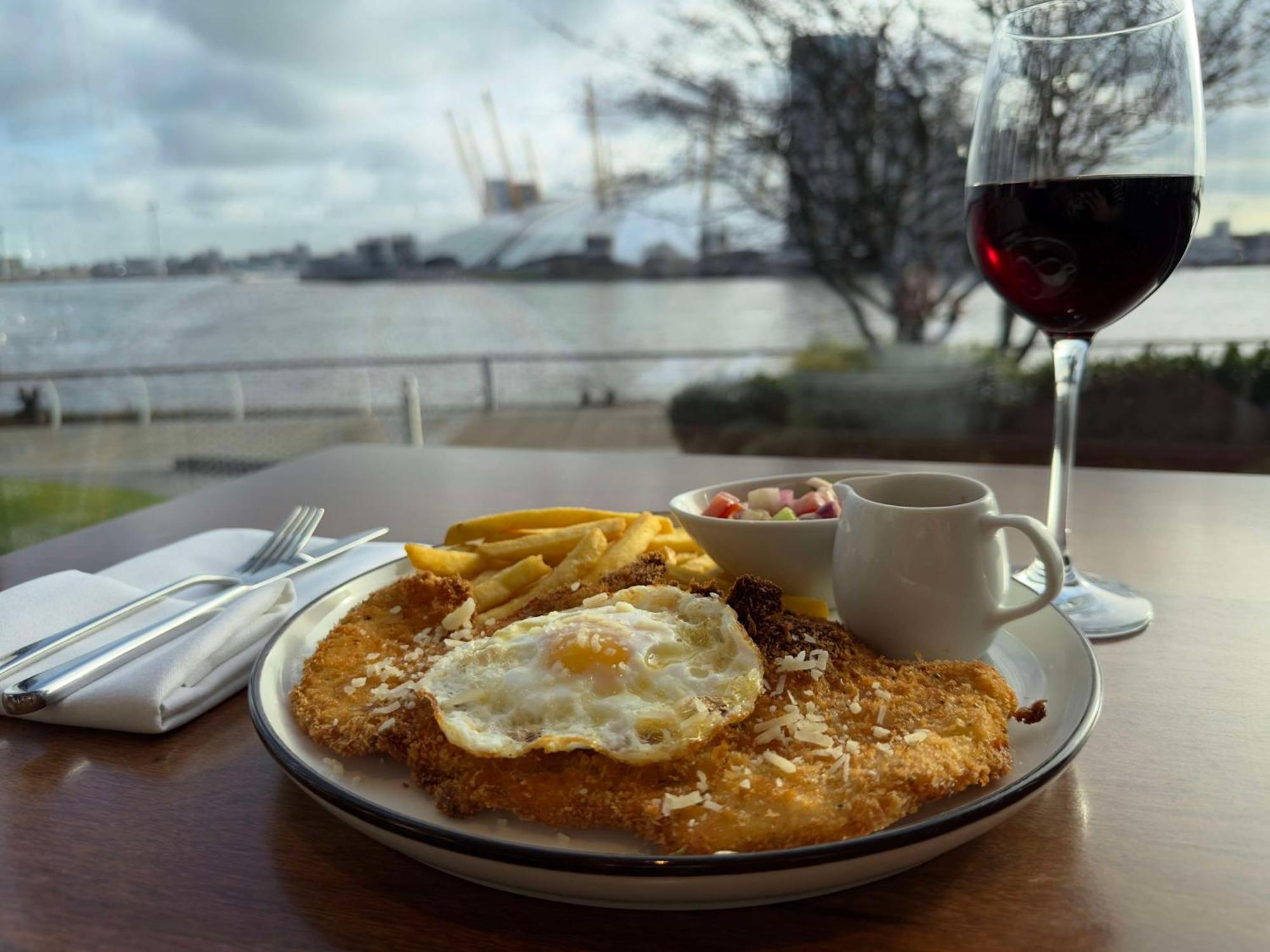 Radisson Blu Hotel, London Canary Wharf East 외부 사진