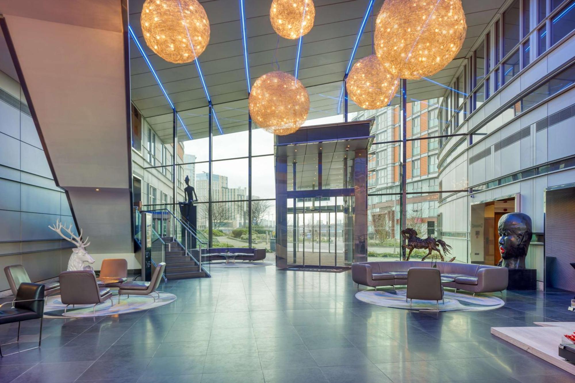Radisson Blu Hotel, London Canary Wharf East 외부 사진